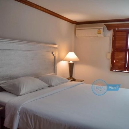 Le Tanjong House Hotel Patong Ngoại thất bức ảnh