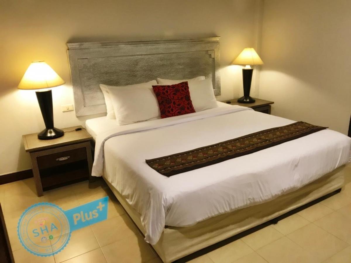 Le Tanjong House Hotel Patong Ngoại thất bức ảnh