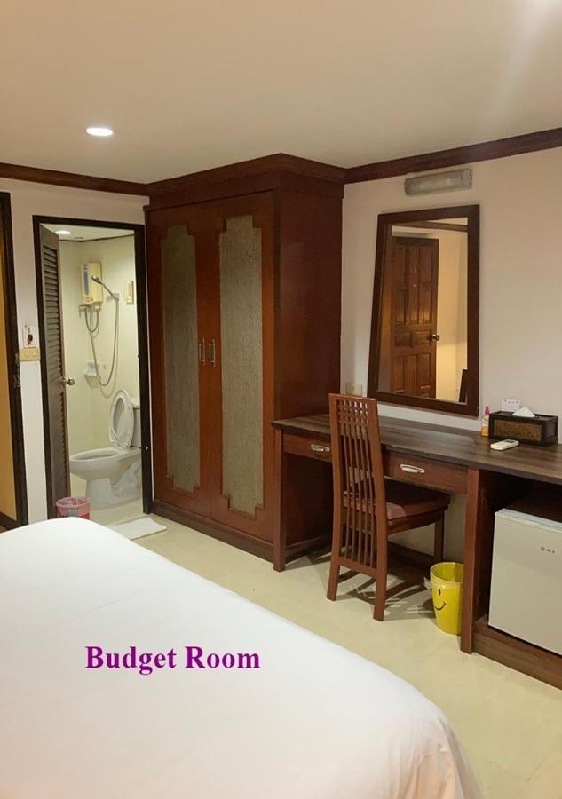 Le Tanjong House Hotel Patong Ngoại thất bức ảnh
